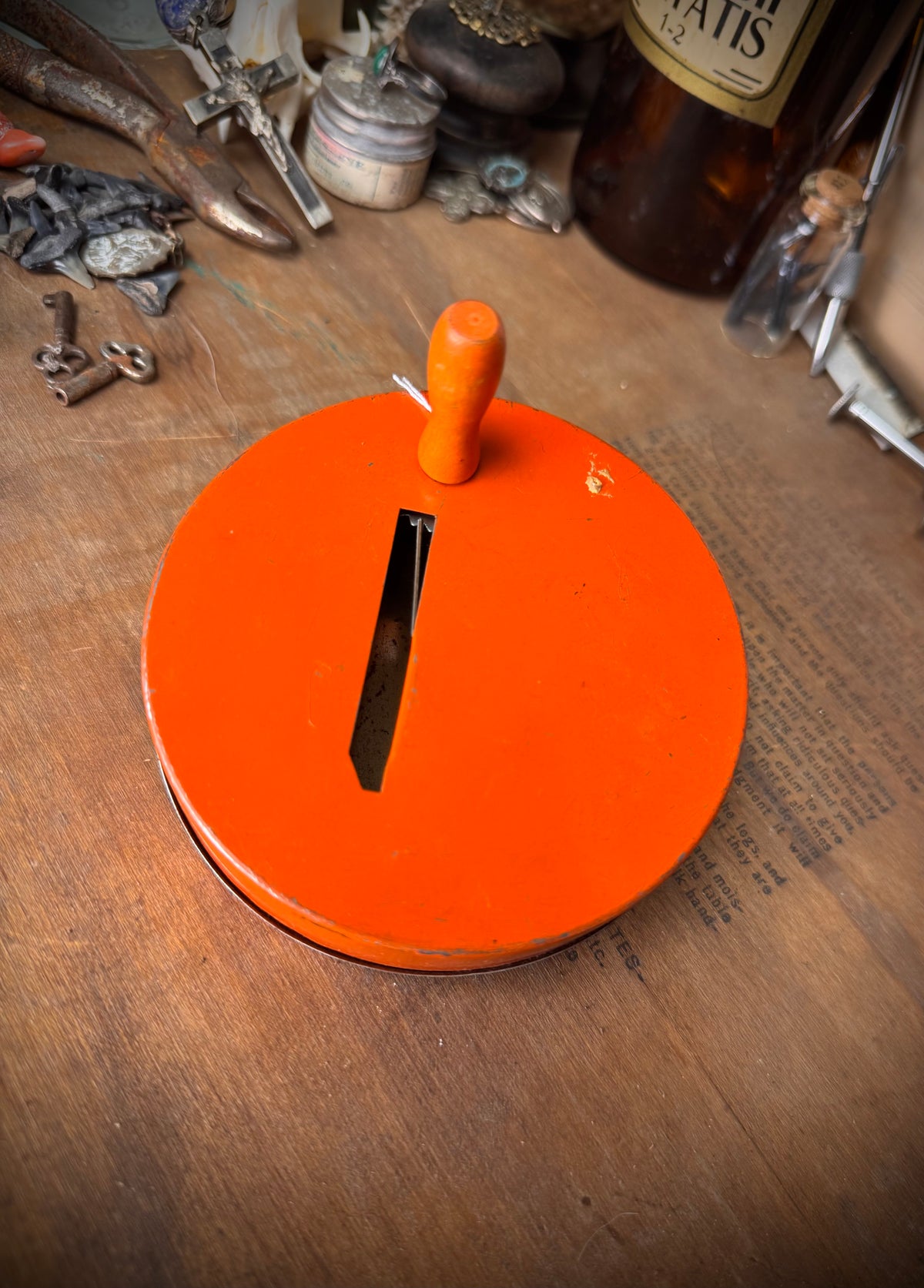 1940s Halloween Noise Maker